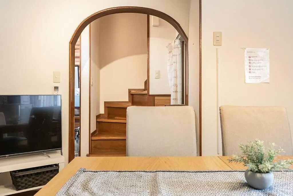 Apartment Ｕｓｊ,万博,梅田への交通抜群,ファミリーで安心のguesthouse-泉- Osaka