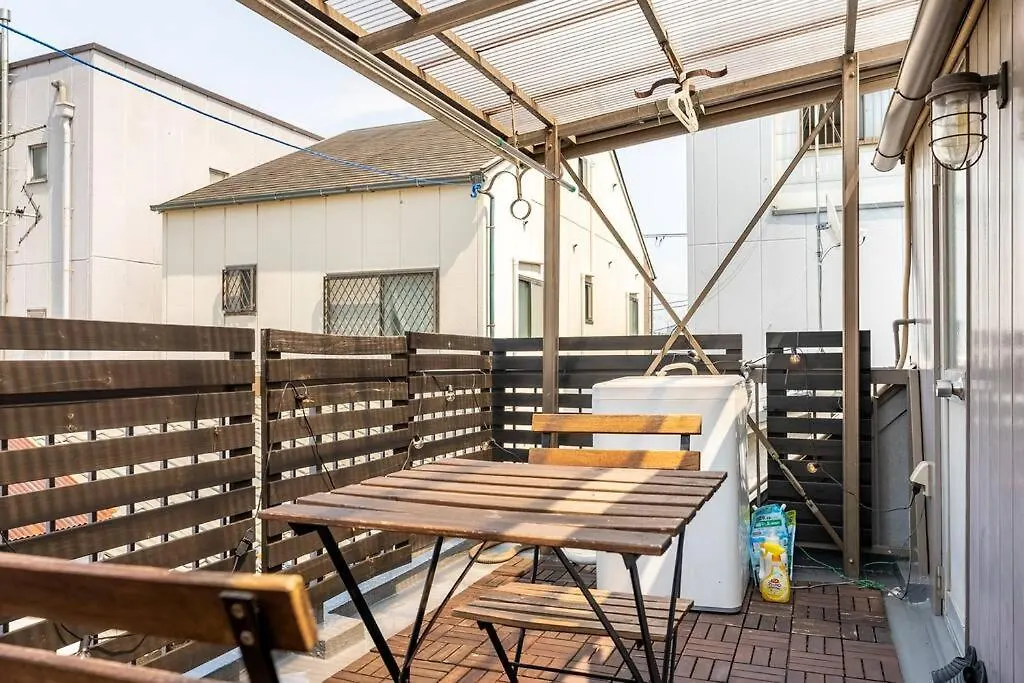 Apartment Ｕｓｊ,万博,梅田への交通抜群,ファミリーで安心のguesthouse-泉- Osaka Japan